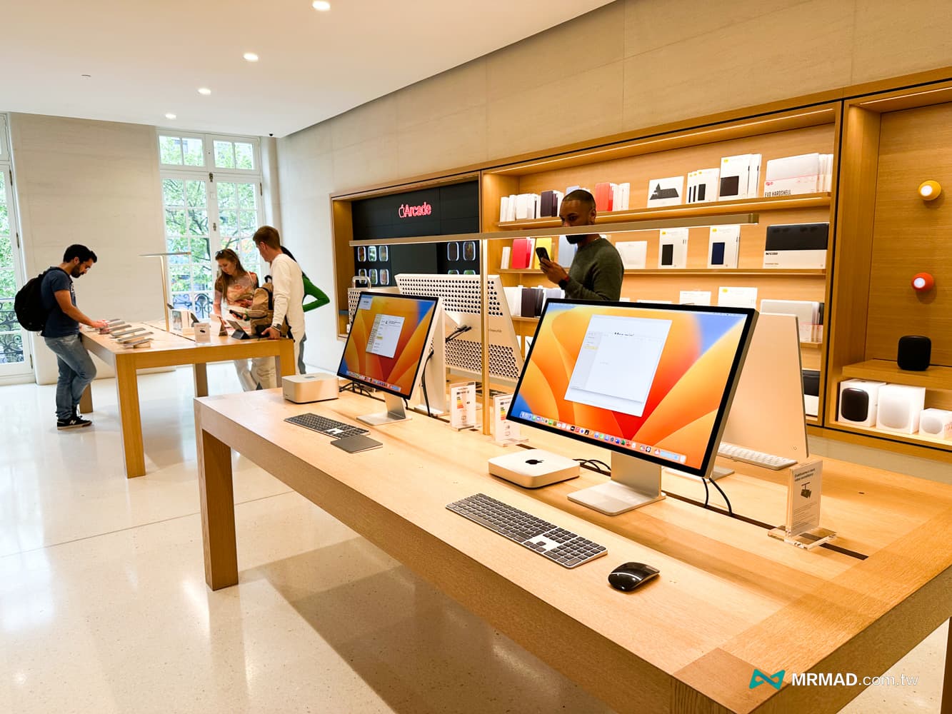 法國巴黎香榭大道Apple Store 體驗，法式建築與鑽石天窗絕美結合19