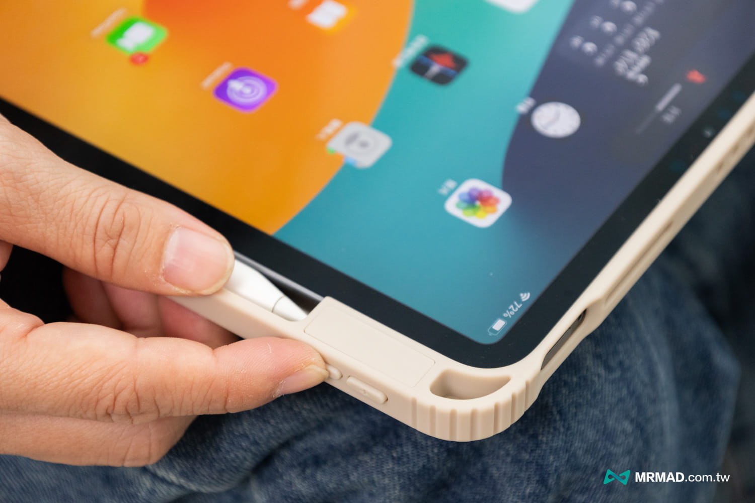 Vein iPad 透明背板+筆槽磁扣款8